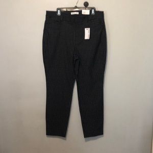 Woman’s size 18 Nine West brand new with tags black and white slacks